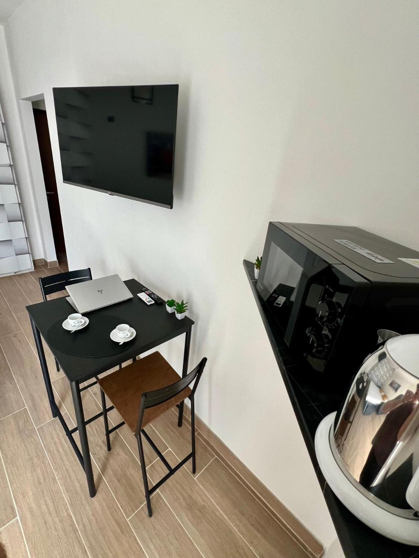 Moderno Ed Elegante Loft Con Balcone Mailand