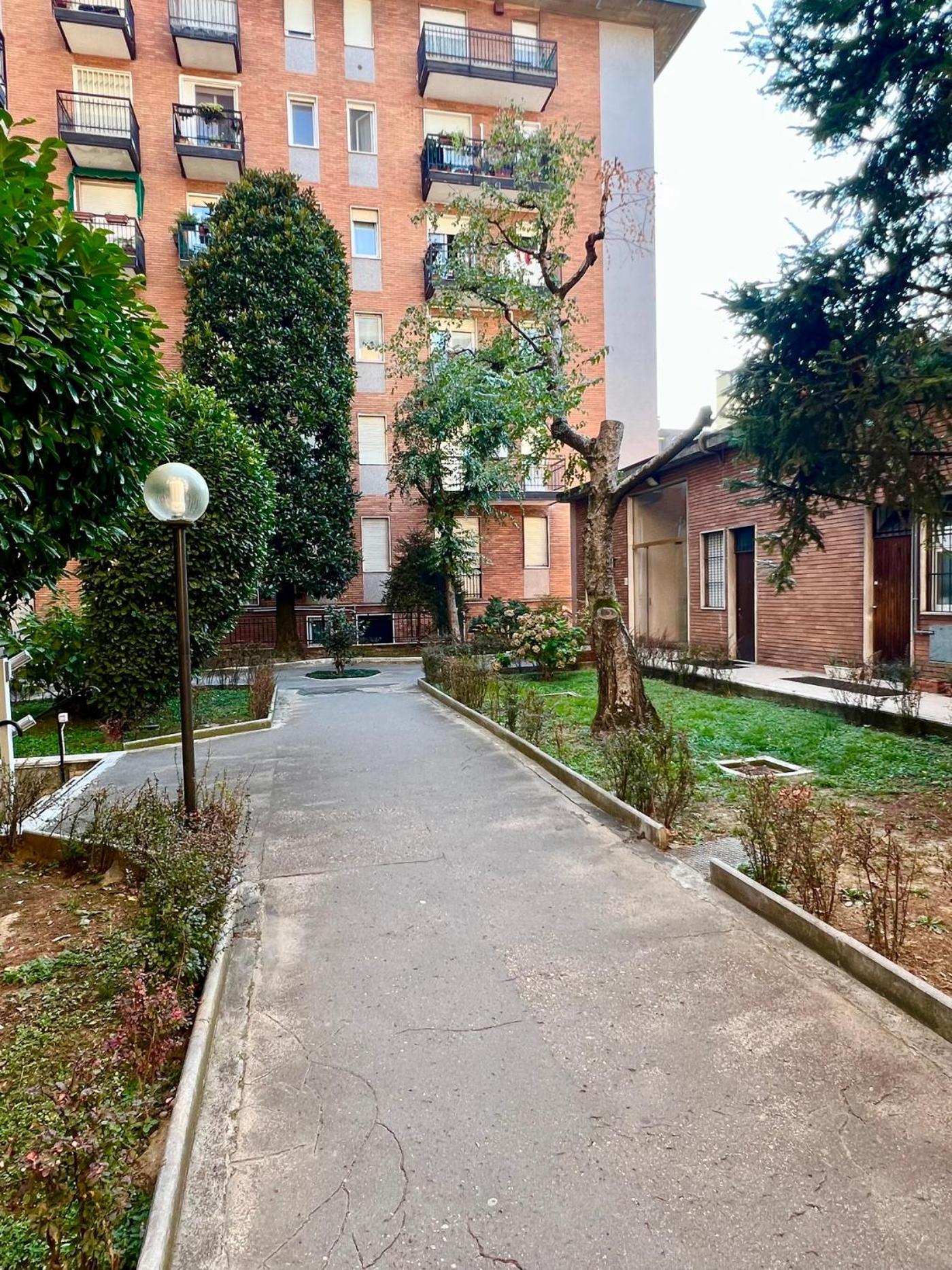 Moderno Ed Elegante Loft Con Balcone Appartamento Milano