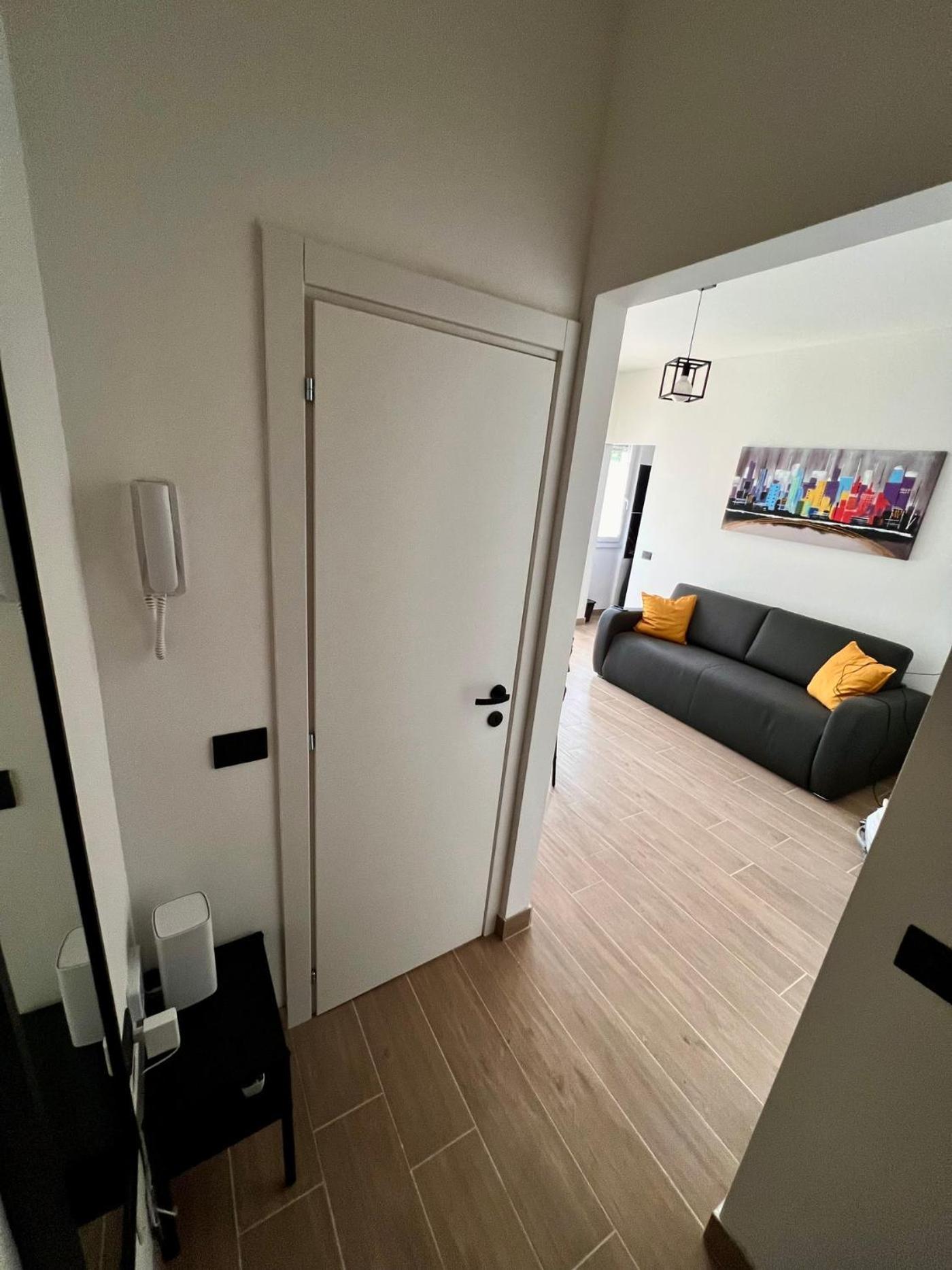 Appartamento Moderno Ed Elegante Loft Con Balcone *
