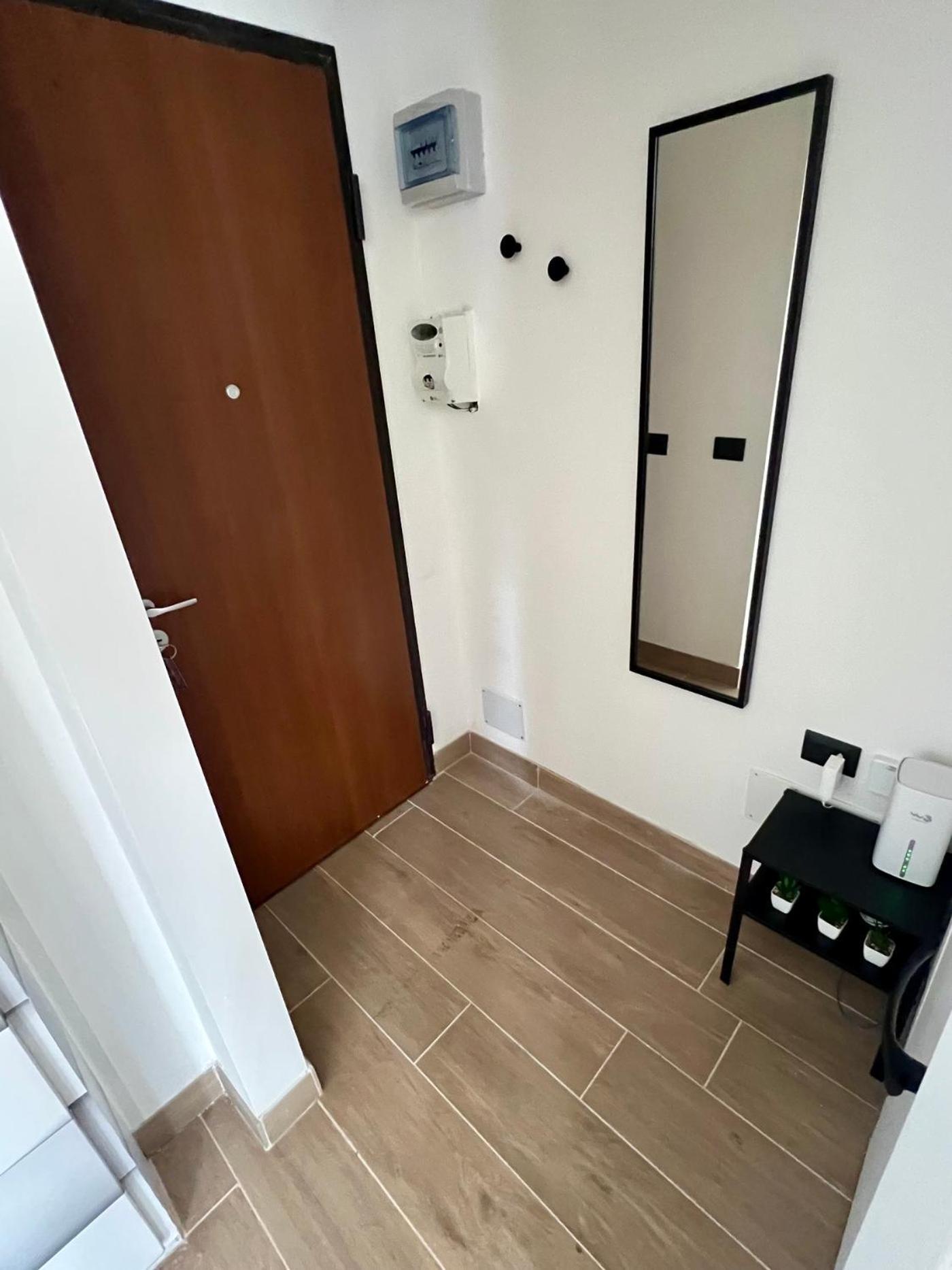 Moderno Ed Elegante Loft Con Balcone Appartamento Milano
